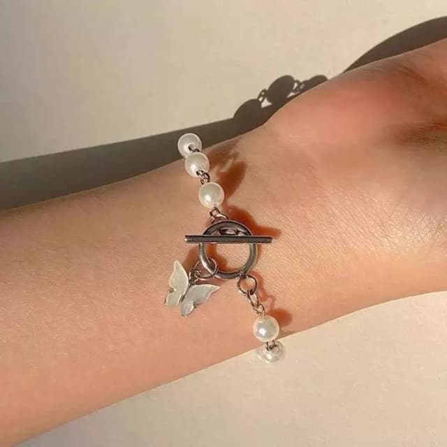 Trendy Butterfly Design Pearl Bracelet
