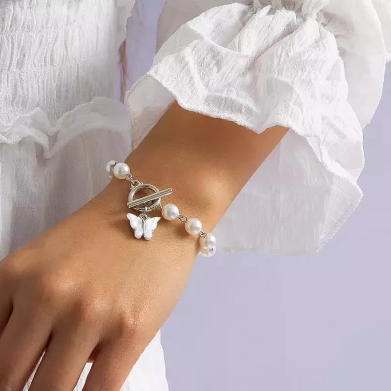 Trendy Butterfly Design Pearl Bracelet