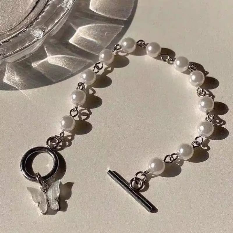 Trendy Butterfly Design Pearl Bracelet